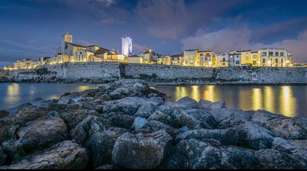 Appartements Climatises - Vieil Antibes Dış mekan fotoğraf
